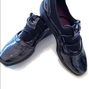 Handmade European Agilis Barcelona Patent Leather Black Sneakers/Walking Shoes